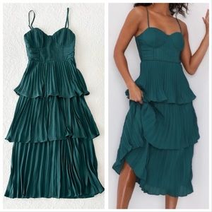 NWOT Lulus Cascading Crush Emerald Green Tiered Bustier Midi Dress XSmall